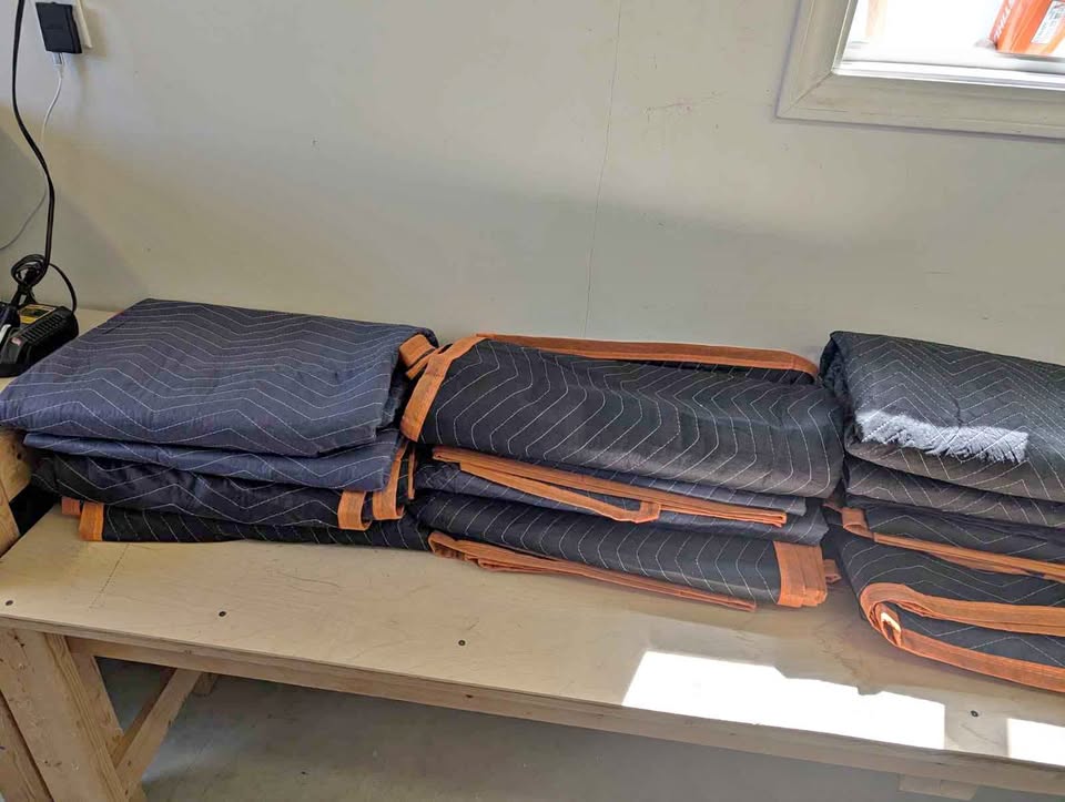Moving Blankets + Straps Bundle (20 blankets)