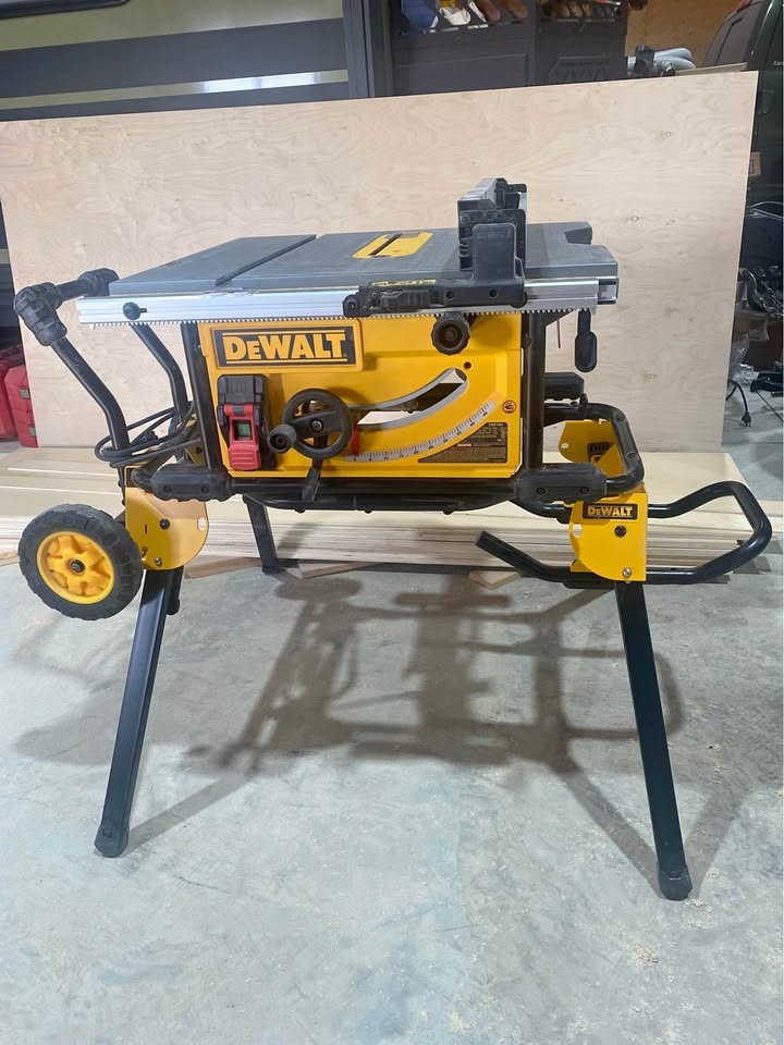 DeWalt Jobsite Table Saw